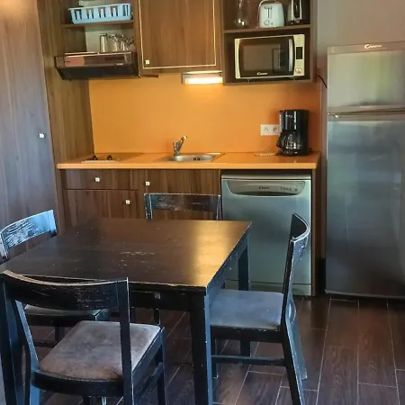 A Avec Terrasse, Piscine, Parking Et Garage - 4 Pers, 27m² - Fr-1-165b-44 Apartment