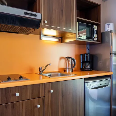 Apartment A Avec Terrasse, Piscine, Parking Et Garage - 4 Pers, 27m² - Fr-1-165b-44